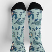 Ornate floral pattern on a pale blue background socken (Oben)