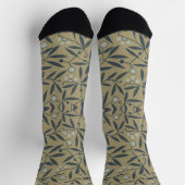 Ornate floral pattern with dark blue vines  socken (Oben)