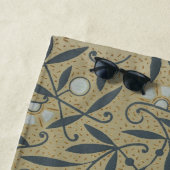 Ornate floral pattern with dark blue vines  strandtuch (Beispiel)