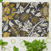 Ornate floral pattern with large gold flowers  geschirrtuch (Gefaltet)