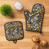 Ornate floral pattern with large gold flowers  ofenhandschuh & Topflappen-Set (Oben Unten)