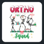 Ortho Christmas Squad Ortho Orthopedic Coworker M Quadratischer Aufkleber<br><div class="desc">Überraschen Sie Ihre Patienten mit diesem lustigen Weihnachtsdesign. Erhalten Sie tausende Komplimente,  wenn Sie dieses Design tragen. Erschaffen Sie unvergessliche Momente mit Ihren Patienten und der Arbeitsgruppe dieses Weihnachtsfest. Übereinstimmung mit den Mitarbeitern</div>