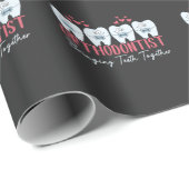 Orthodontist Zähne zusammenbringen Niedliche Nacke Geschenkpapier (Rolleneckpunkt)