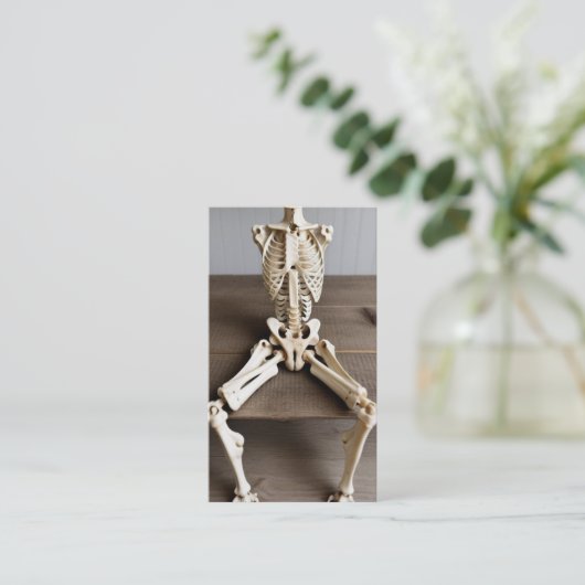 Orthopädie Chirurg Sitzen Skelett Visitenkarte (Stehend Vorderseite)