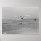 Orville Wright auf First Flight auf 30 Metern Poster (Vorne)
