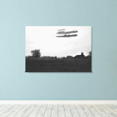 Orville Wright auf Flug 41 mit 20 m Höhe Leinwanddruck (Insitu (Holzboden))