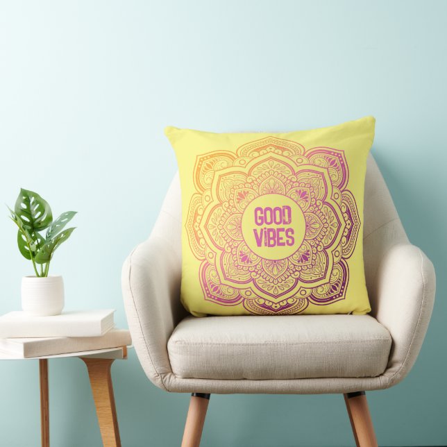Oryn Mandala Personalized Throw Pillow Kissen (Stuhl )
