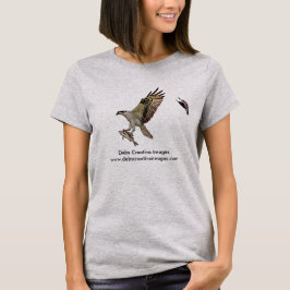 Osprey, der durch eine rotgeflügelte Amsel gejagt T-Shirt