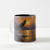 Osprey Fangen bei der Abenddämmerung Zweifarbige Tasse (Vorderseite Links)