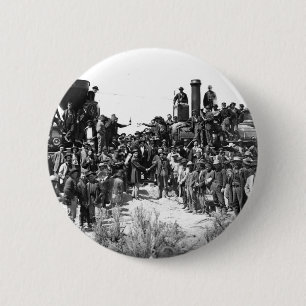 Osten-und rüttelnde Westhände am Legen der letzt Button