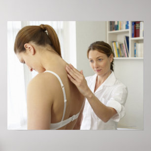 Osteopath Behandlung des Patienten. Poster