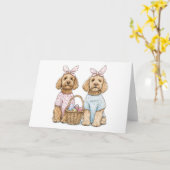 Oster-Goldendoodle-Hunde Karte (Gelbe Blume)