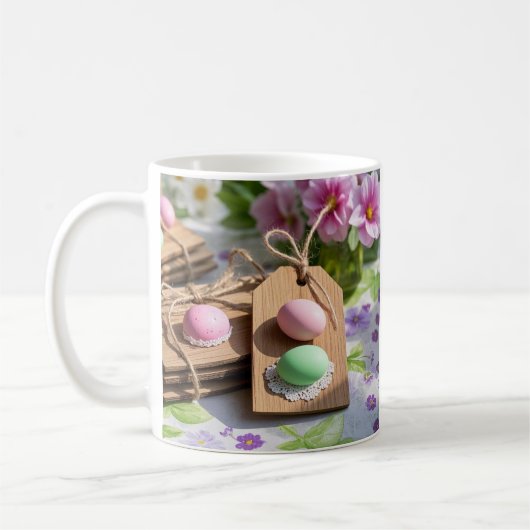 Ostereier auf Gartentisch Kaffeetasse (Links)