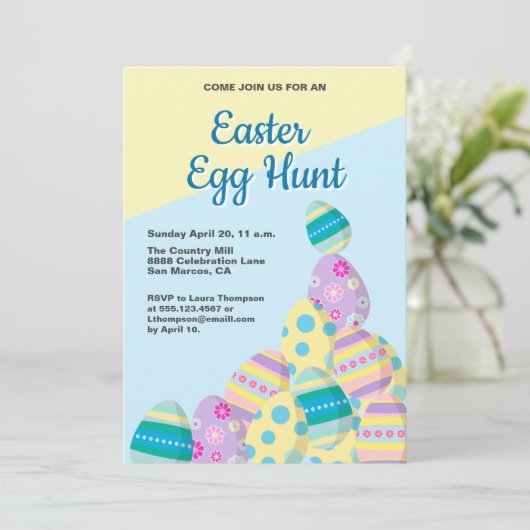 Ostereier Jagd farbenfrohe Feder Custom Einladung (Stehend Vorderseite)