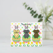 Ostereier Labrador Welpen Cartoon Feiertagspostkarte (Stehend Vorderseite)