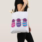 Ostereier mit Blume und Band Tasche (Von Nahem)
