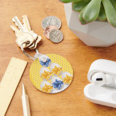 Ostereier mit gelbem Schlüsselanhänger