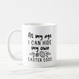 Ostereier versteckt kaffeetasse