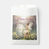 Osterfee malt Osterei Frühling Geschenktütchen (Vorderseite)