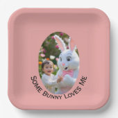 Osterfoto von Hase und Kind im ovalen Rahmen Pappteller (Vorderseite)