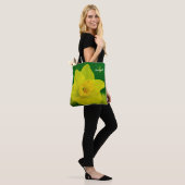 Osterglocke auf grüner Tragetasche Tasche (Am Model)