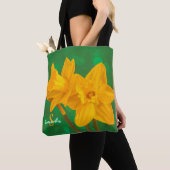 Osterglocken auf grüner Tragetasche Tasche (Von Nahem)