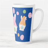 Ostergome mit Ostereiern aus sonnigen Ohren Milchtasse (Rechts)