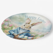 Osterhase auf einer Wiese Pappteller (Schrägansicht)