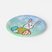 Osterhase auf Ostereiern Pappteller (Schrägansicht)