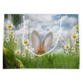 Osterhase in den Gänseblümchen Große Geschenktüte (Vorderseite)