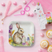 Osterhase mit bemalten Eiern im Garten Pappteller (Party)