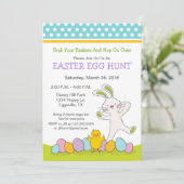 Osterhase mit Eizelljagd Einladung (Stehend Vorderseite)