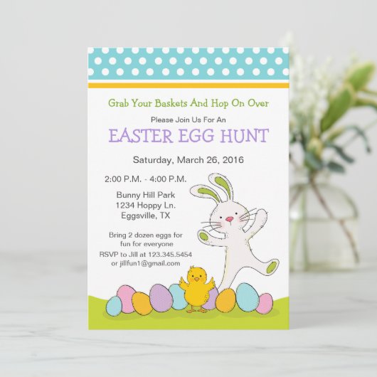 Osterhase mit Eizelljagd Einladung (Stehend Vorderseite)