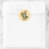 Osterhase mit Laterne Runder Aufkleber (Tasche)