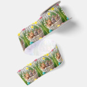 Osterhasen in einem Weidenkorb Satinband (Rückseite)