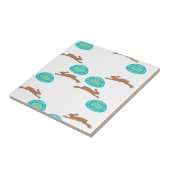 Osterhasen und Eier in Weiß Fliese (Seite)