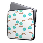 Osterhasen und Eier in Weiß Laptopschutzhülle (Vorderseite Links)
