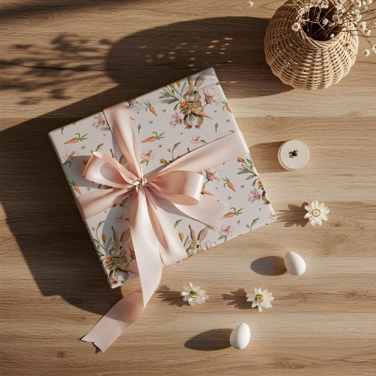 Osterkaninchen, Karotten und Blumenmuster Geschenkpapier