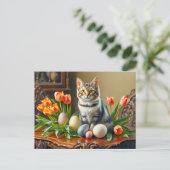 Osterkatze mit Eiern und Tulpen Postkarte (Stehend Vorderseite)