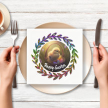 Osterküken in einem Eierkorb