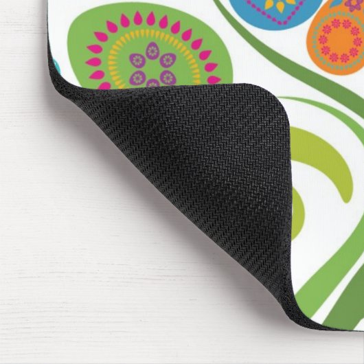 Ostern-Baum mit farbigen Eiern und Blumen Mousepad (Ecke)