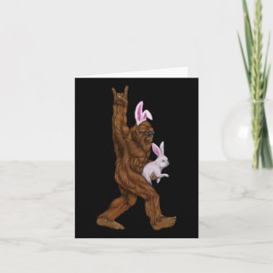 Ostern Bigfoot Bunny in einem Bysket ist Spaß für Karte