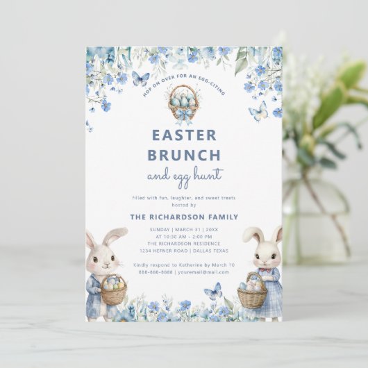 Ostern Brunch & Eierjagd Niedlich Blauer Blumenstr Einladung (Stehend Vorderseite)