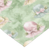Osterpastel Baby Bonnets Tischdecke (Schrägansicht)