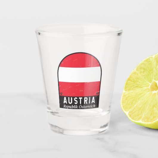 Österreich-Flaggenemblem gestört Vintag Schnapsglas (Vorderseite)