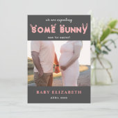 Osterschwangerschaftsankündigung Foto lustig sonni Feiertagskarte (Stehend Vorderseite)