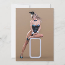 Ostersonnenmädchen sitzt auf Rundwürfel