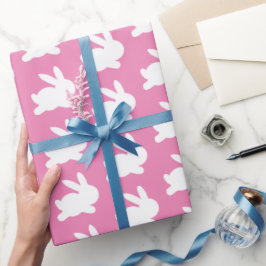 Osterverpackung aus rosa und weißem Kaninchen Geschenkpapier