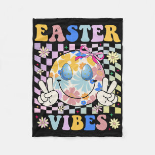Ostervibes Coquetee Smile Bunny Peace Retro Grotto Fleecedecke