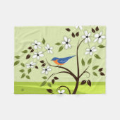 Östlicher Bluebird über Blütenbaum Fleecedecke (Vorderseite (Horizontal))